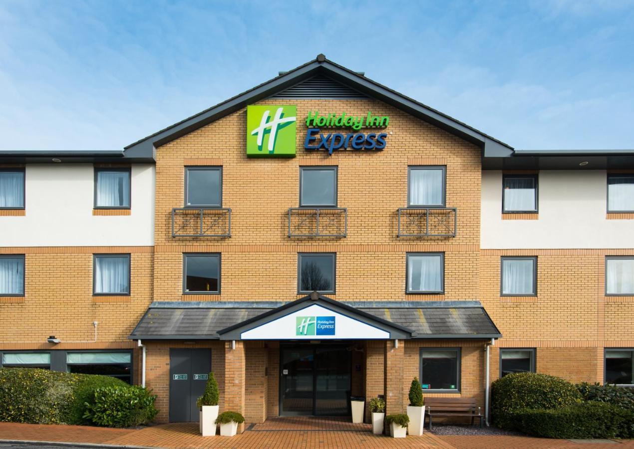 Holiday Inn Express Swansea East By Ihg Экстерьер фото