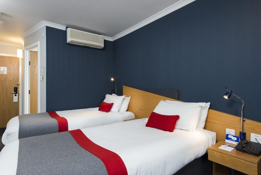 Holiday Inn Express Swansea East By Ihg Экстерьер фото