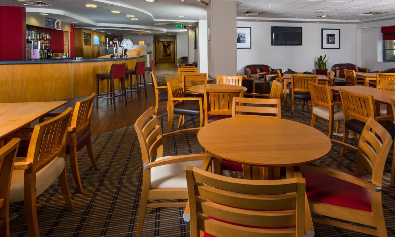 Holiday Inn Express Swansea East By Ihg Экстерьер фото