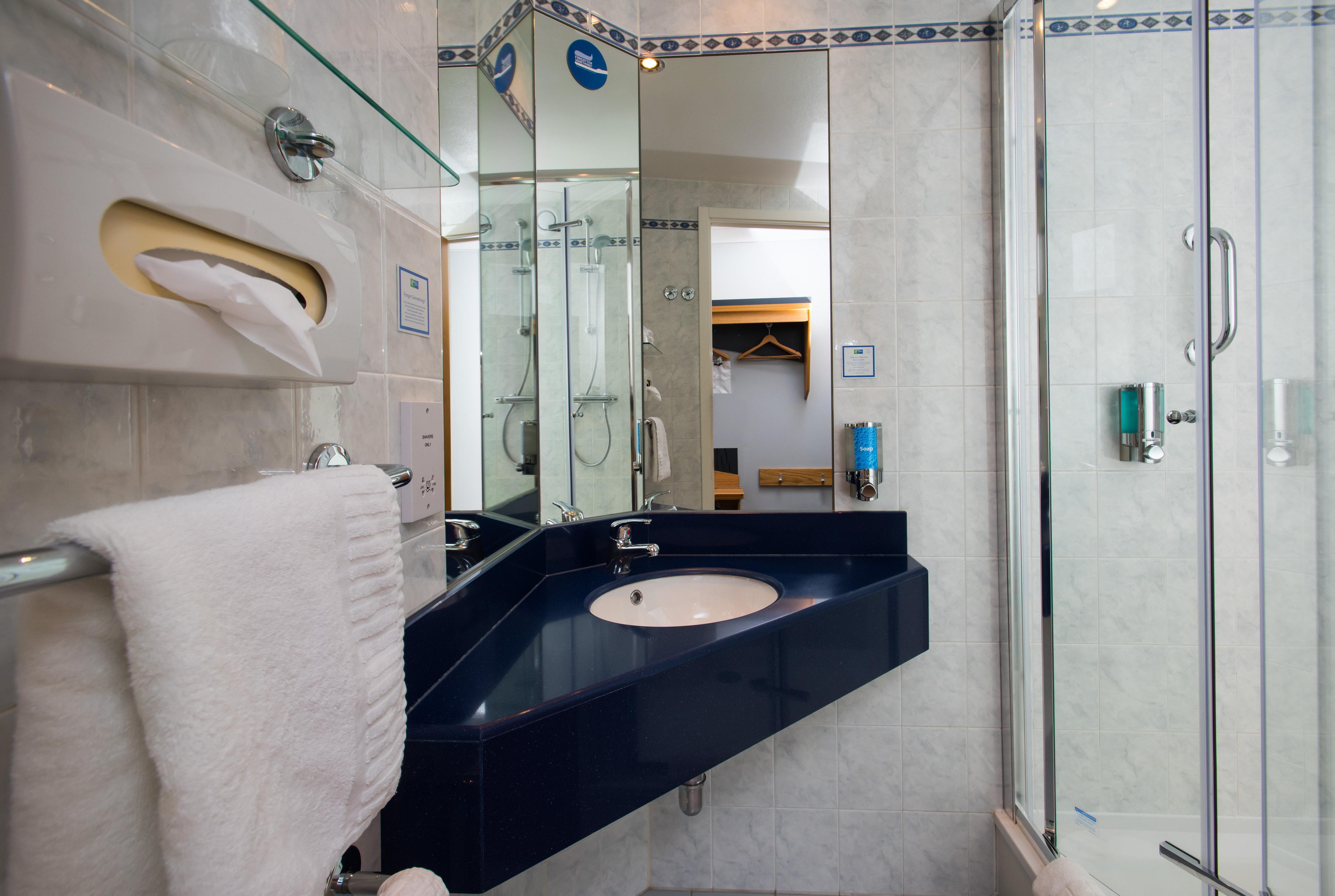 Holiday Inn Express Swansea East By Ihg Экстерьер фото