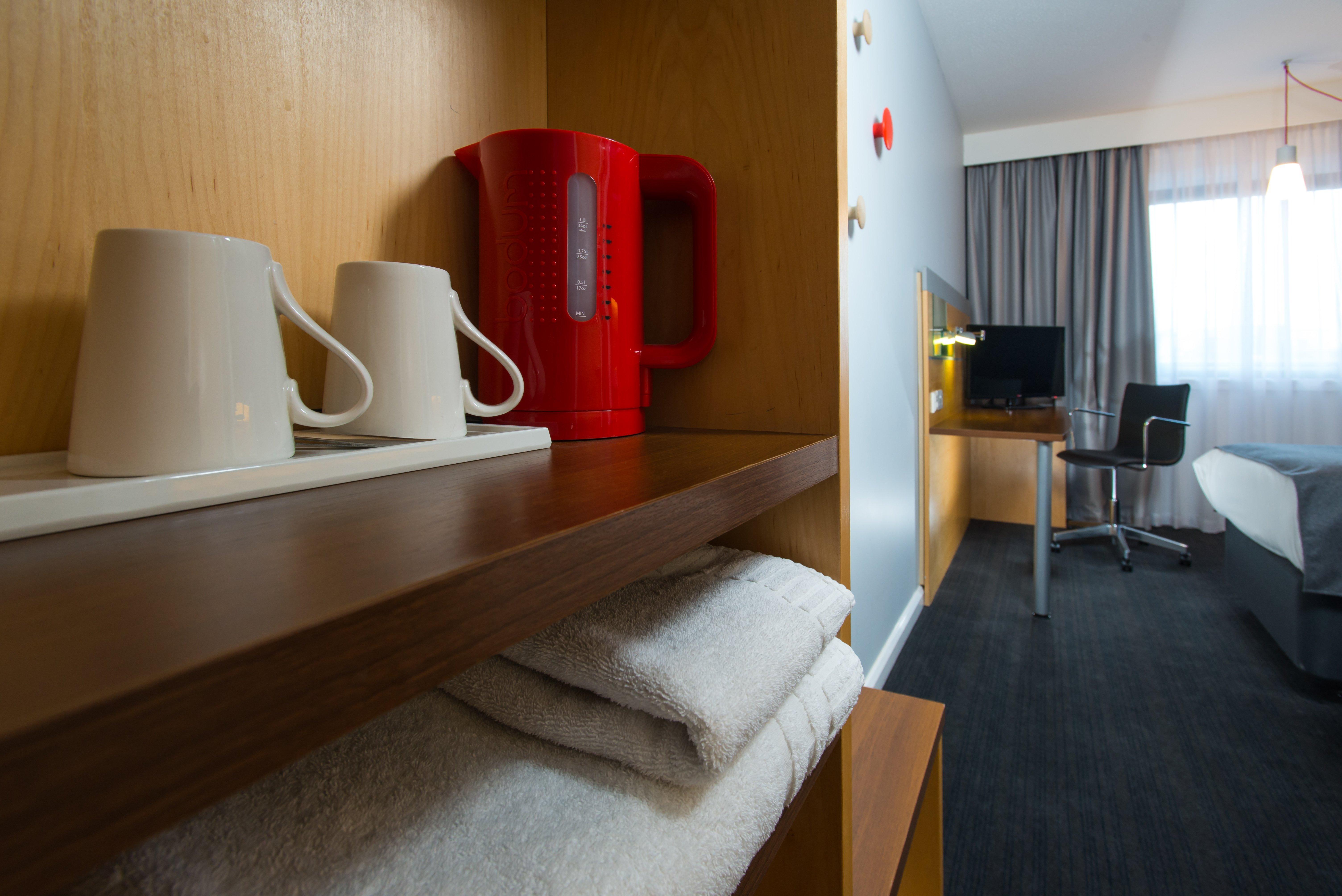 Holiday Inn Express Swansea East By Ihg Экстерьер фото