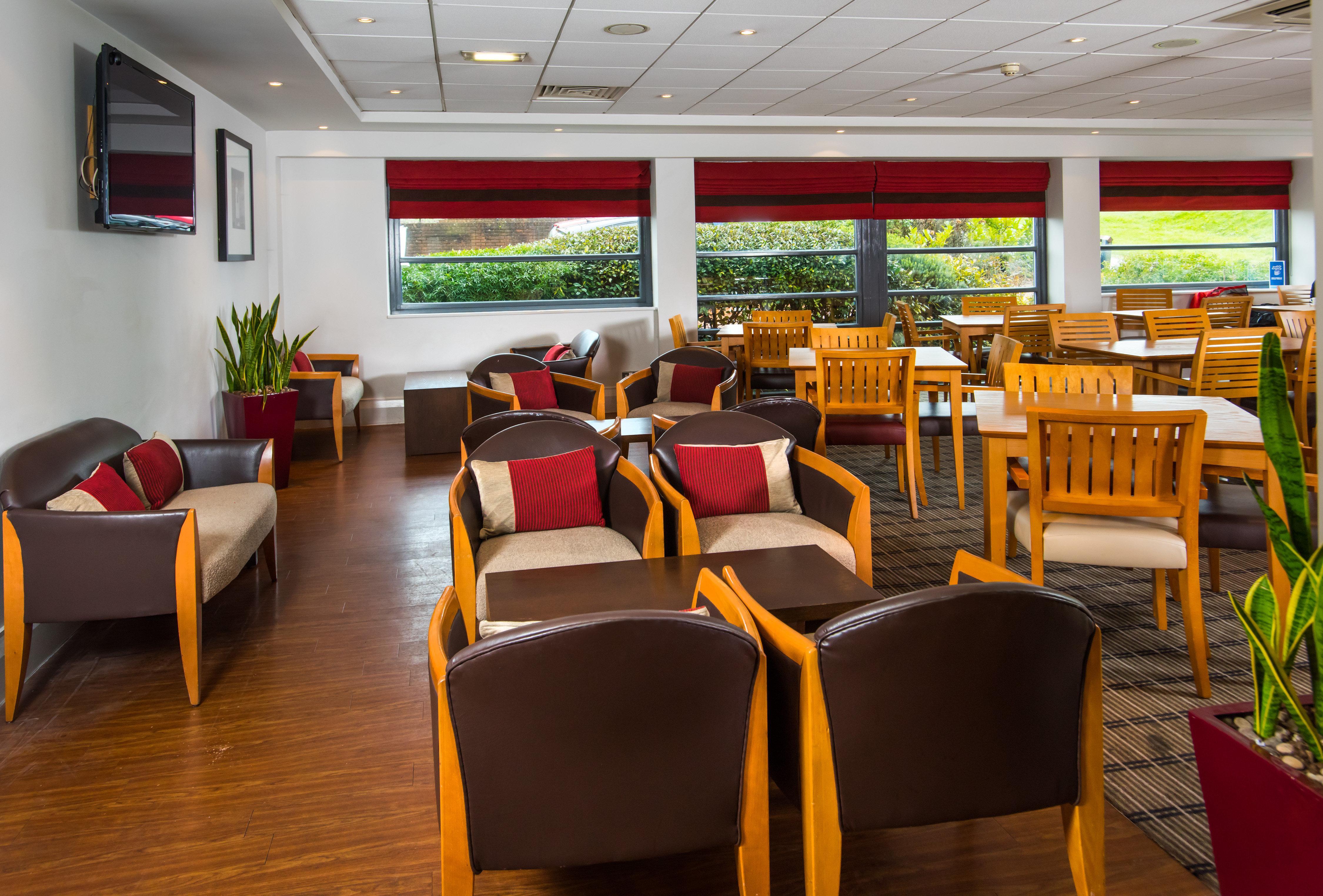 Holiday Inn Express Swansea East By Ihg Экстерьер фото