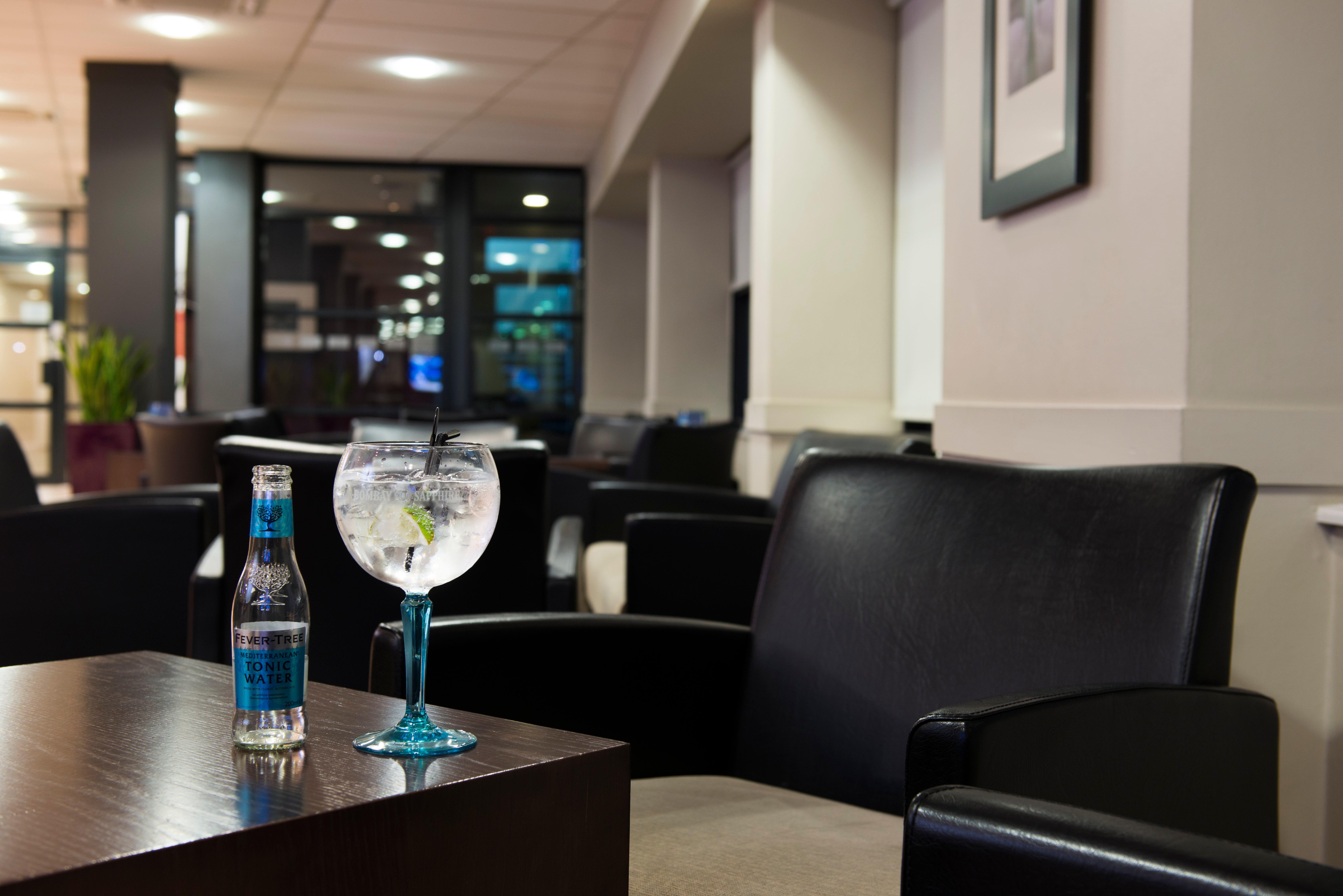 Holiday Inn Express Swansea East By Ihg Экстерьер фото