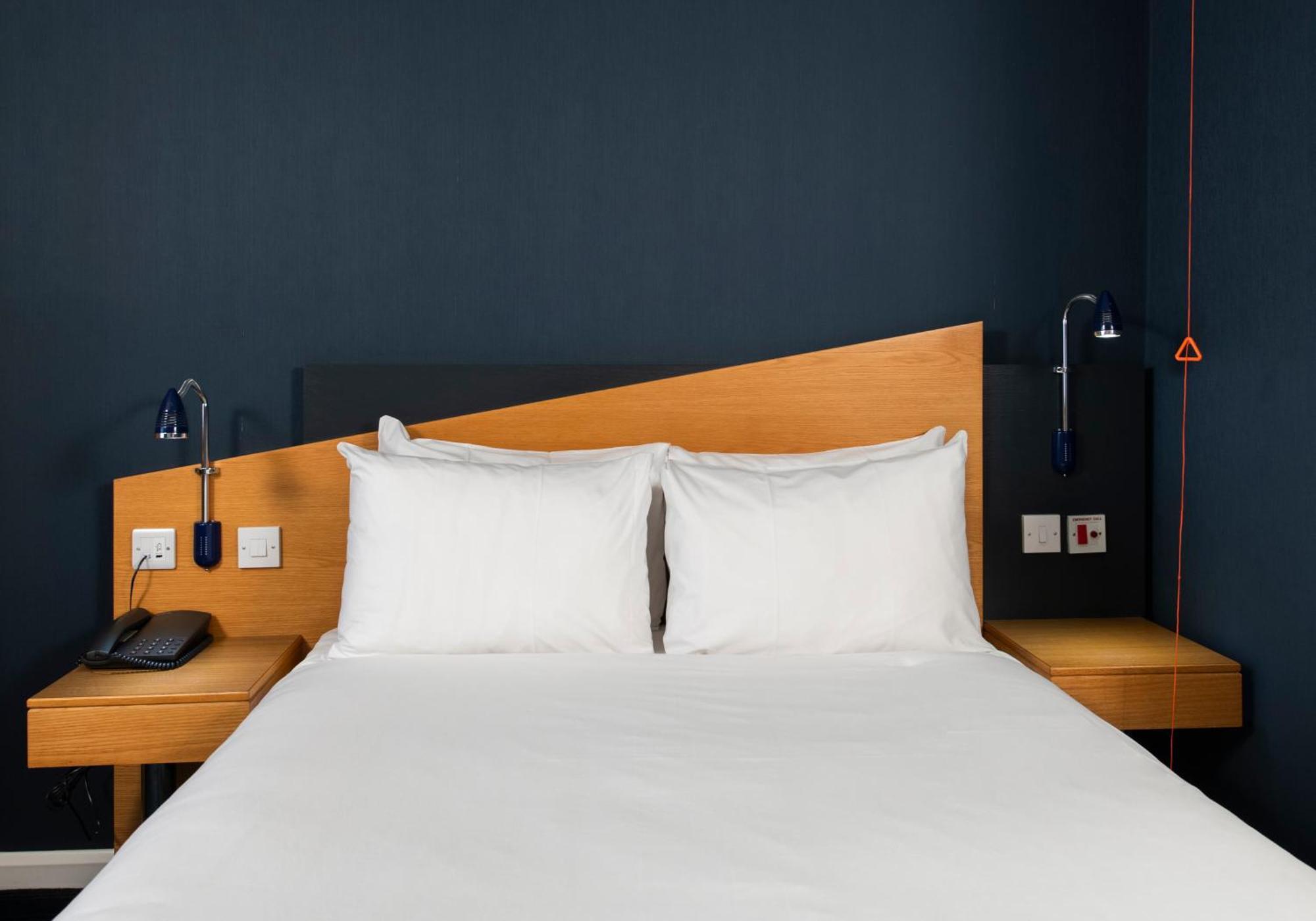 Holiday Inn Express Swansea East By Ihg Экстерьер фото
