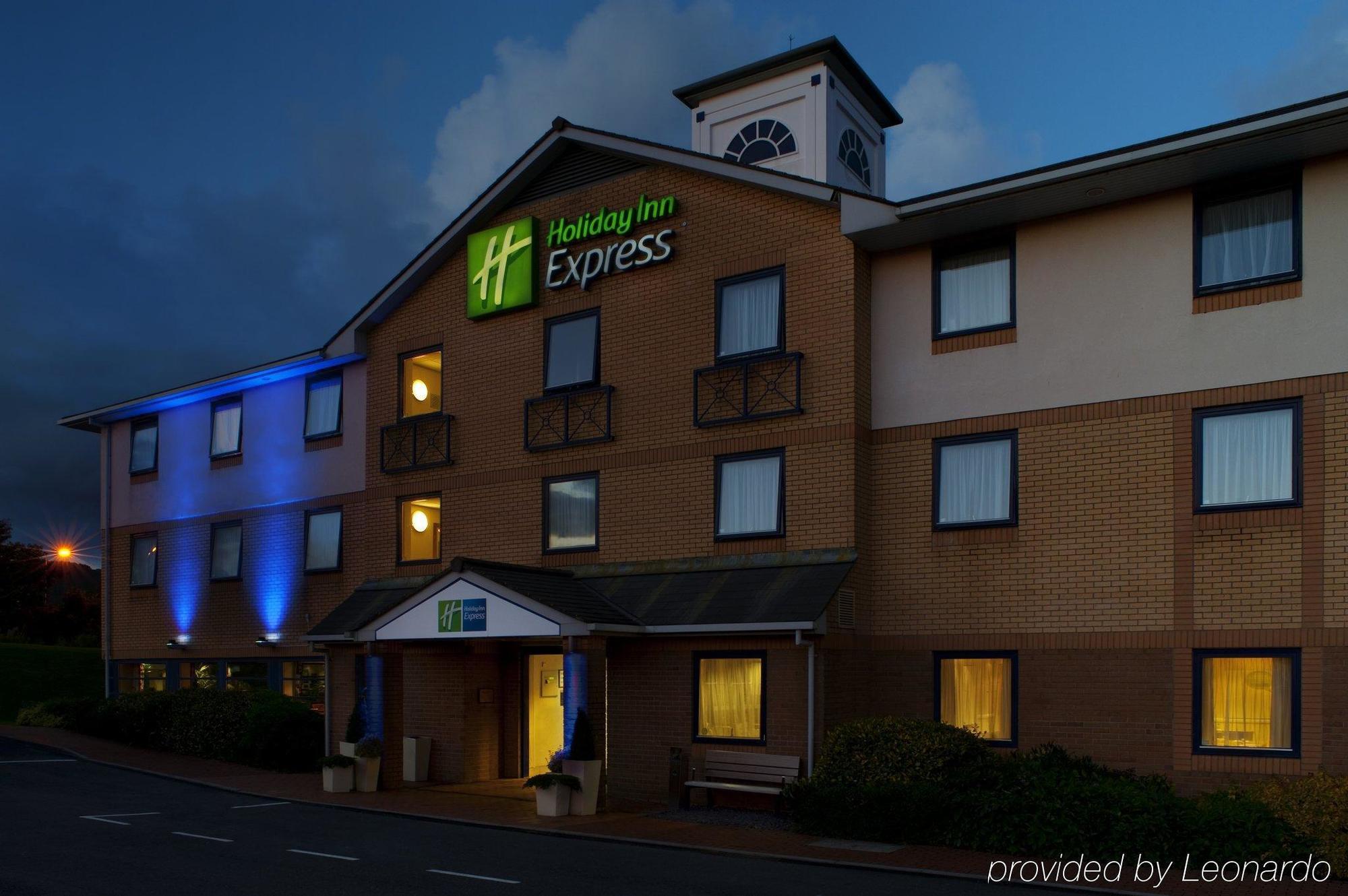 Holiday Inn Express Swansea East By Ihg Экстерьер фото