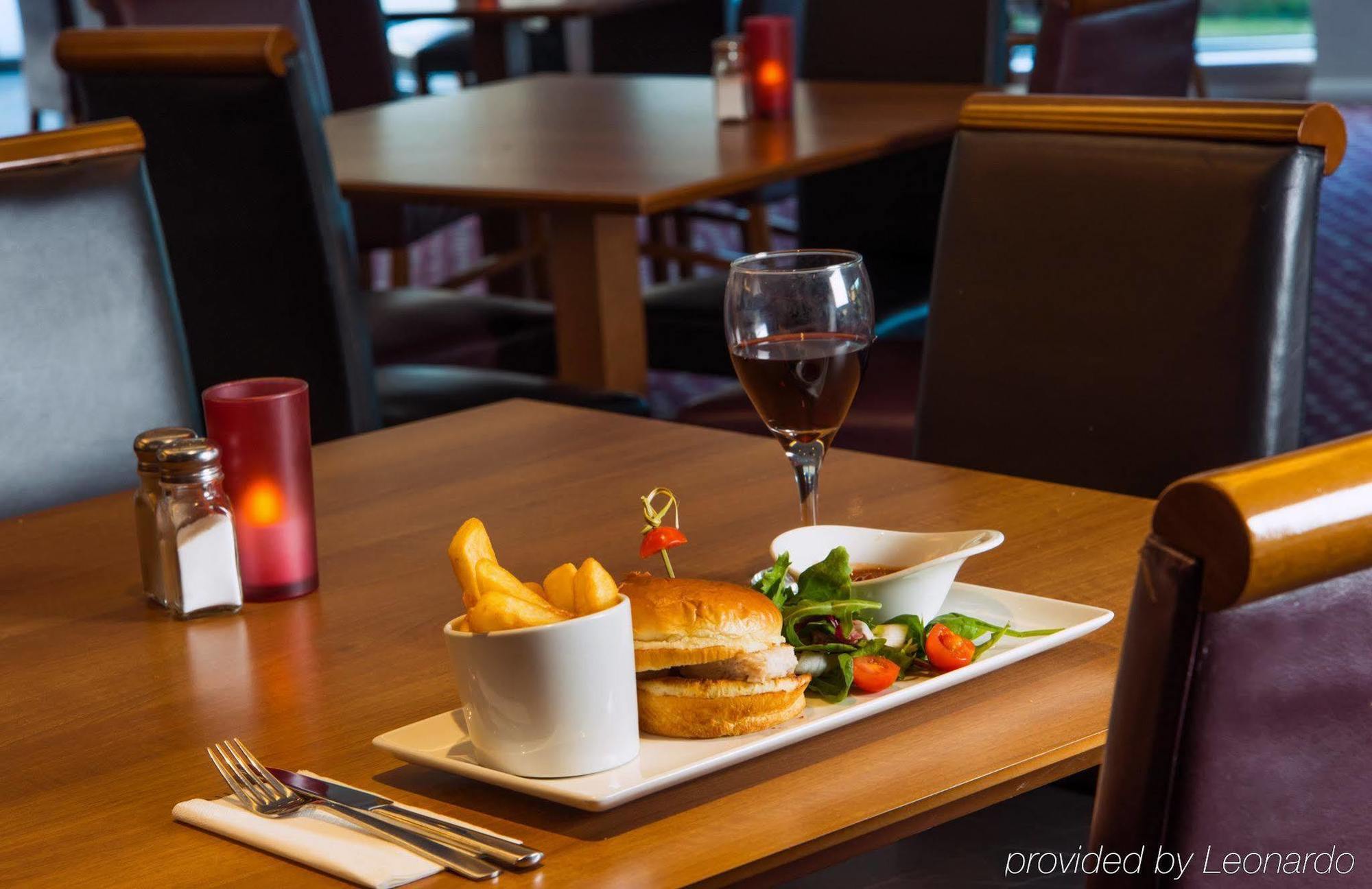 Holiday Inn Express Swansea East By Ihg Экстерьер фото
