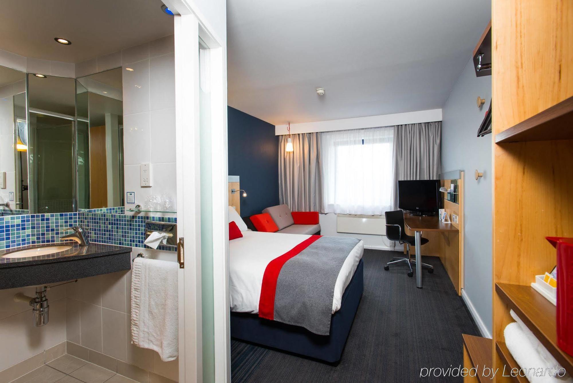 Holiday Inn Express Swansea East By Ihg Экстерьер фото
