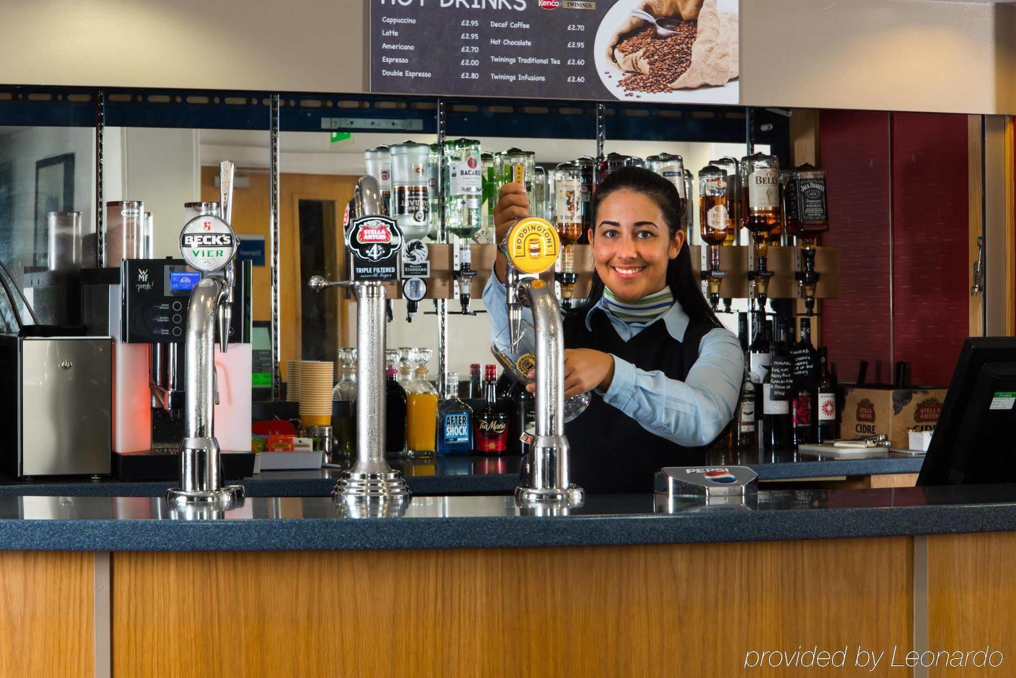 Holiday Inn Express Swansea East By Ihg Экстерьер фото