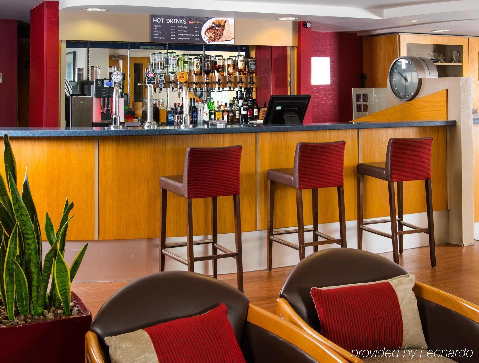 Holiday Inn Express Swansea East By Ihg Экстерьер фото