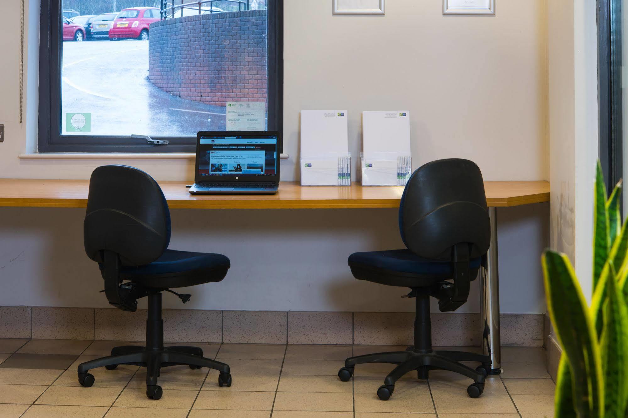 Holiday Inn Express Swansea East By Ihg Экстерьер фото